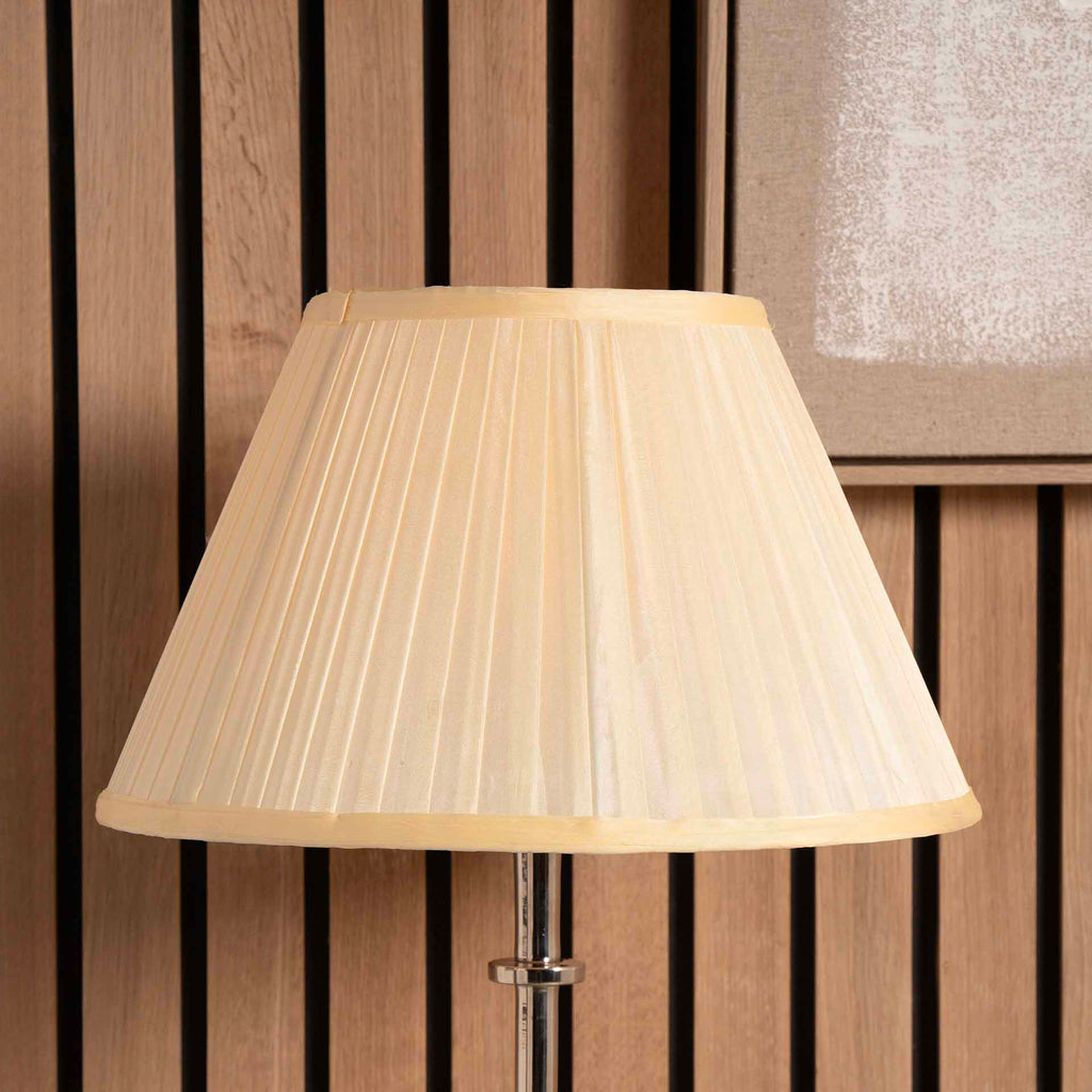 Silk pleated lamp shades for store table lamps